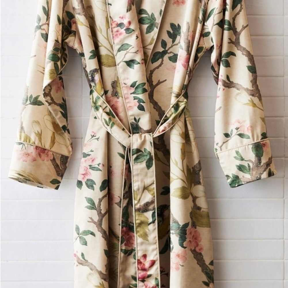 Pottery Barn Nola Silky Piped Robe NWT Size Large - Picture 2 of 4